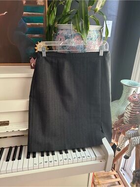Two Roads Size 12 Grey Pinstripe Midi Pencil Skirt Made in Canada